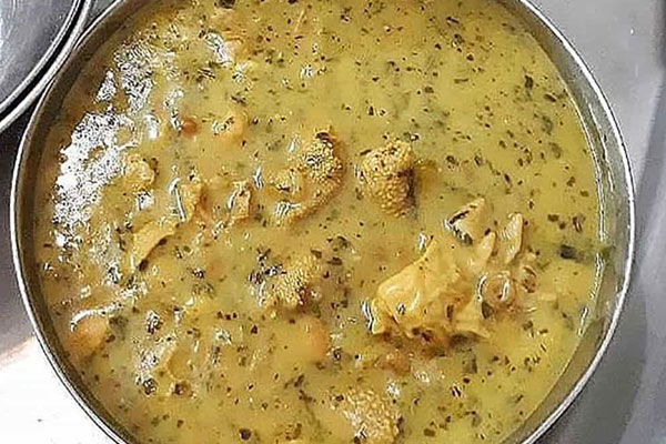 طرز تهیه ترخینه در آش ترخینه همدان