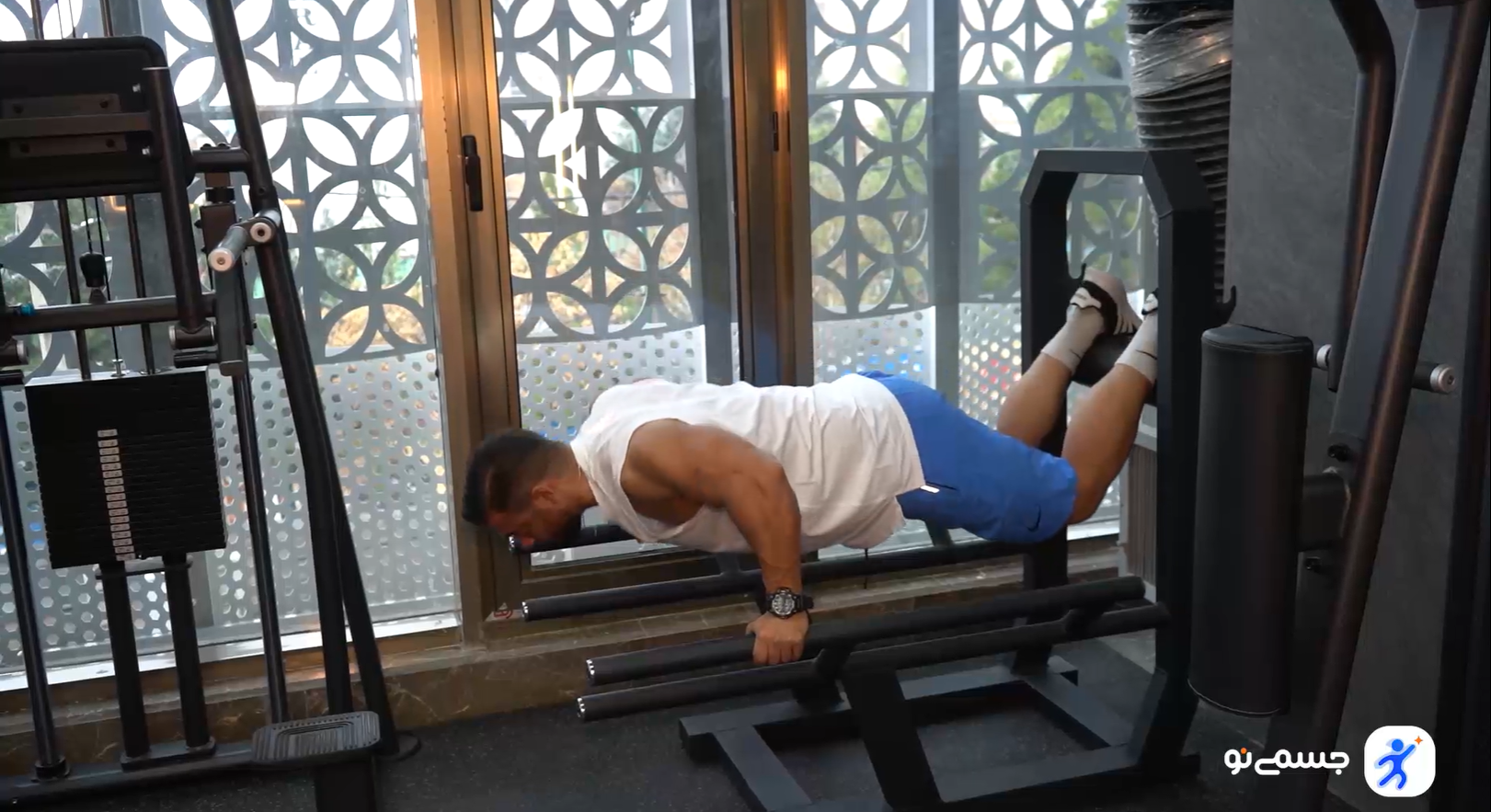 آموزش حرکت شنای سوئدی